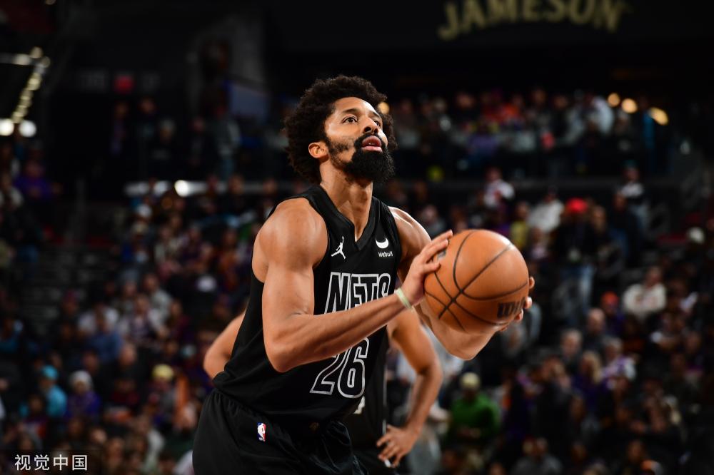 在强大的竞 在强大的竞