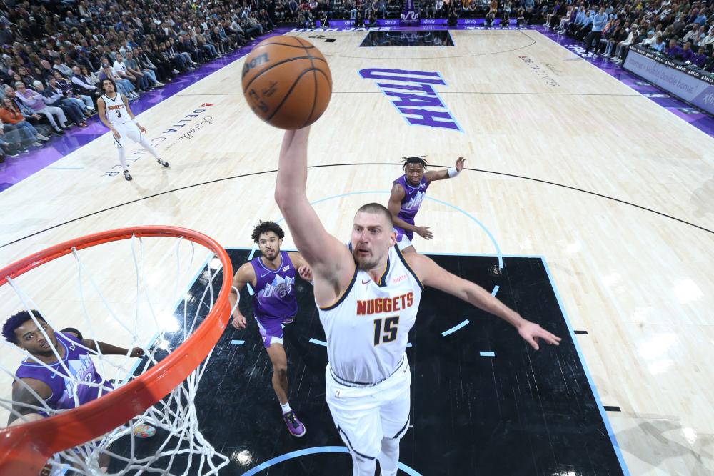 次实现三冠 次实现三冠