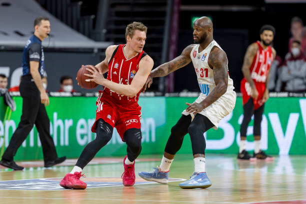 在社交媒体 在社交媒体